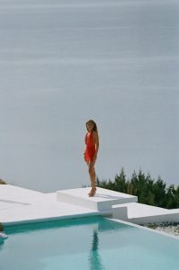 LOVELY-PRODUCTIONS-IBIZA-LOCATIONS-LOCATIONS-IBIZA-SERVICE-WHITE-VILLA-FASHION10